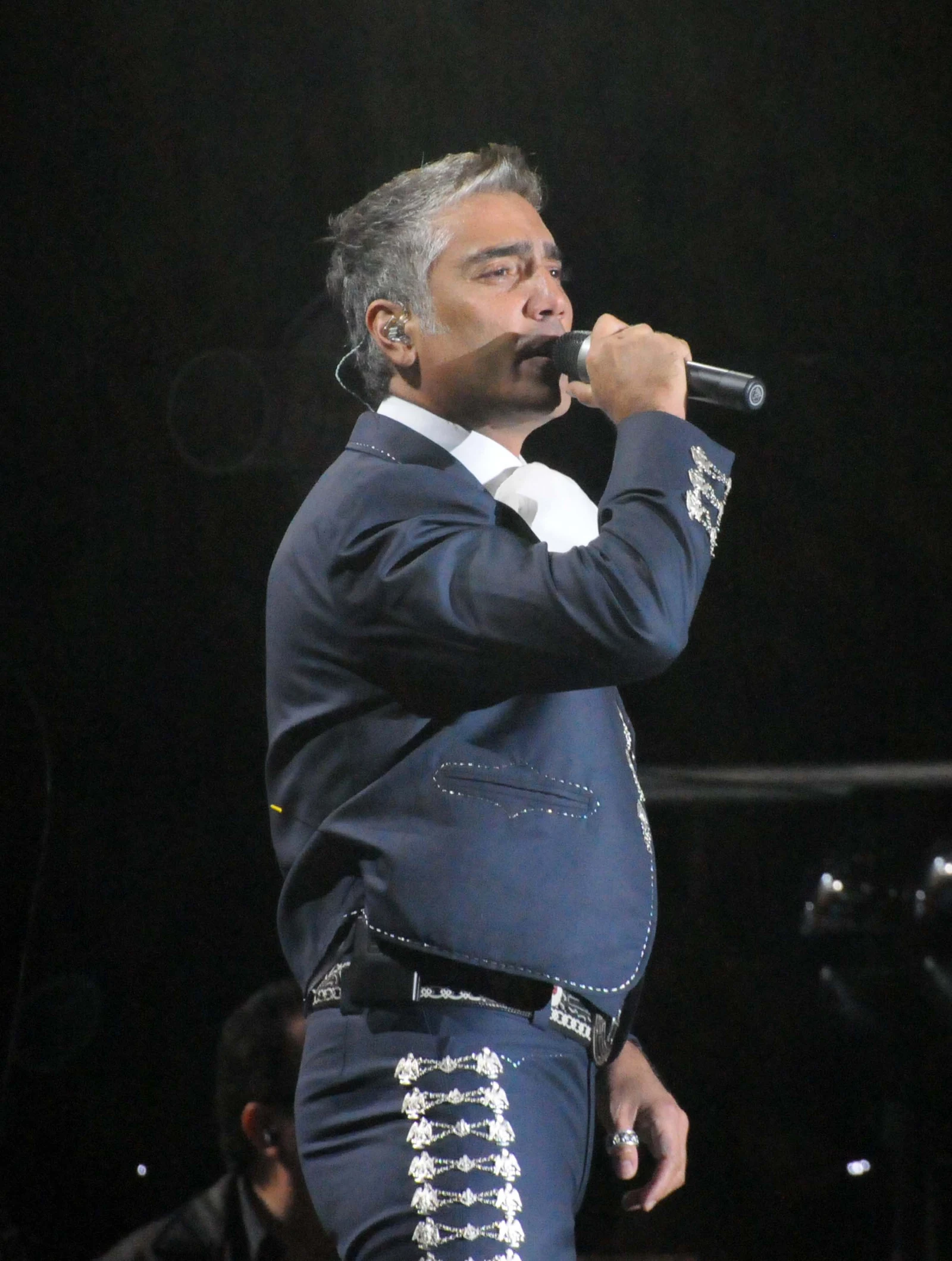 Imagen de archivo: Alejandro Fernández en una actuación de 2011; no corresponde al concierto de Bávaro.