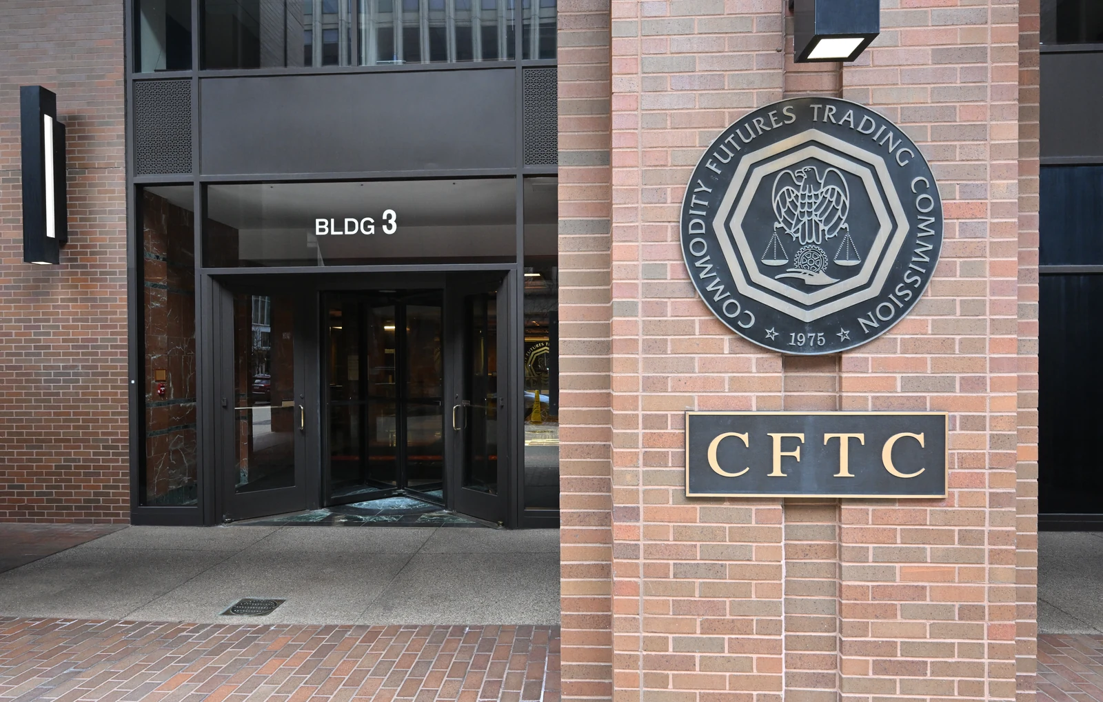 Archivo: entrada de la CFTC en Washington, 15 de marzo de 2026. No corresponde a la sentencia del caso Fundsz.
