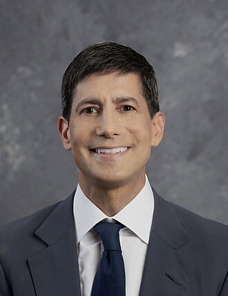 Kevin M. Warsh, retrato oficial de la Reserva Federal; archivo.
